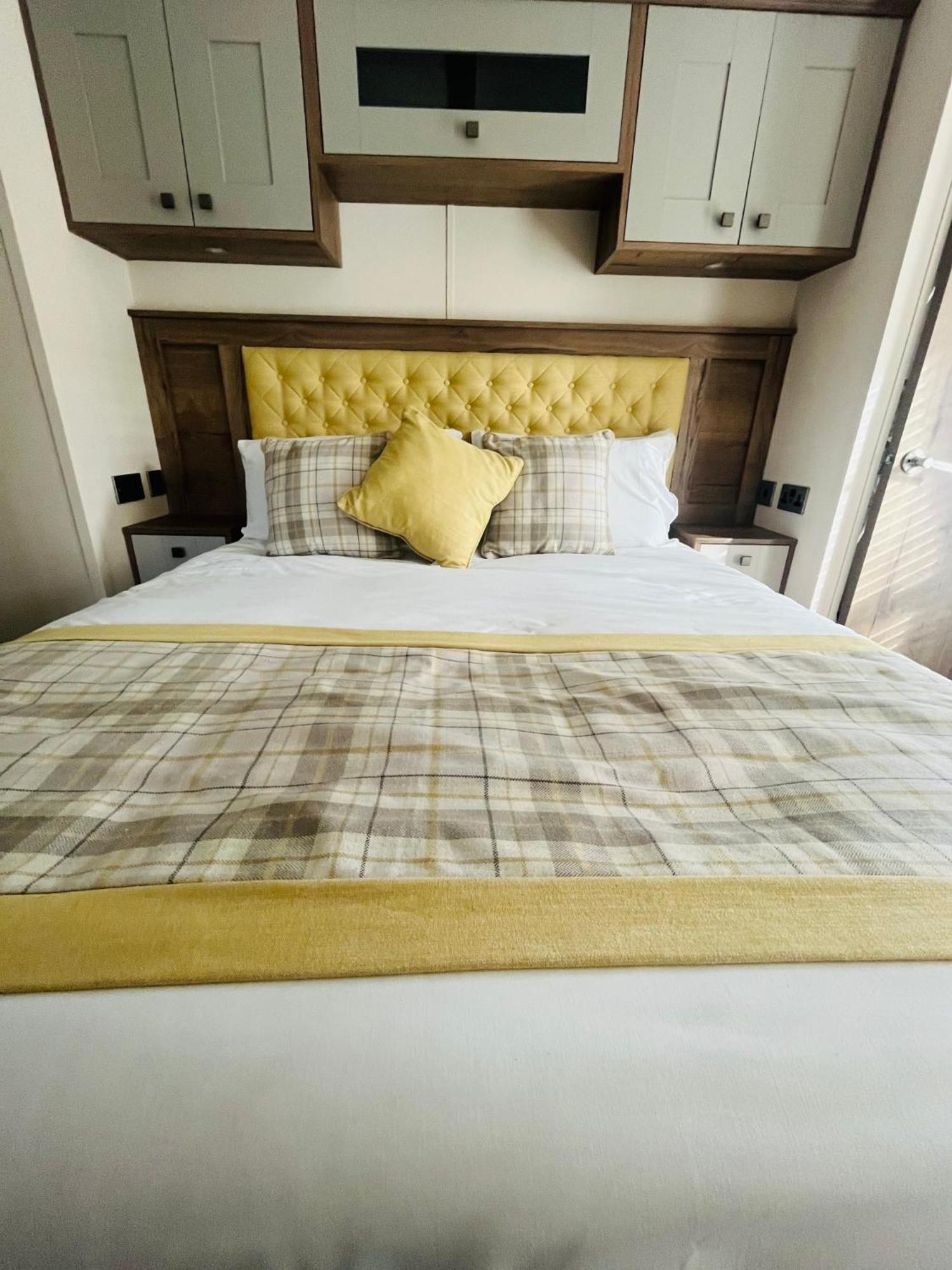 Lakeside Escape With Hot Tub York Extérieur photo