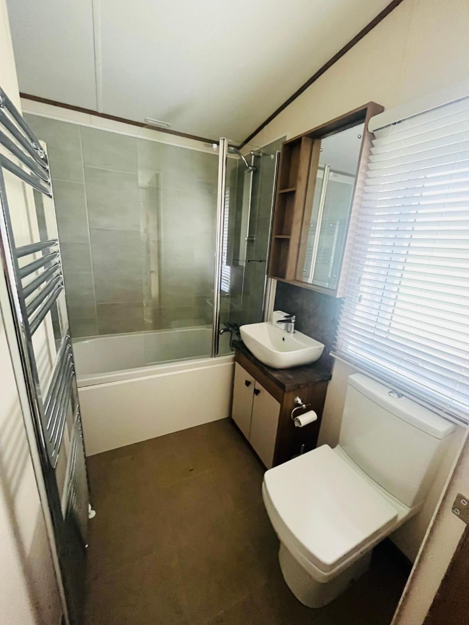 Lakeside Escape With Hot Tub York Extérieur photo